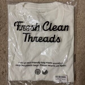 Fresh Clean Threads Women's Short Sleeve Tee NWT